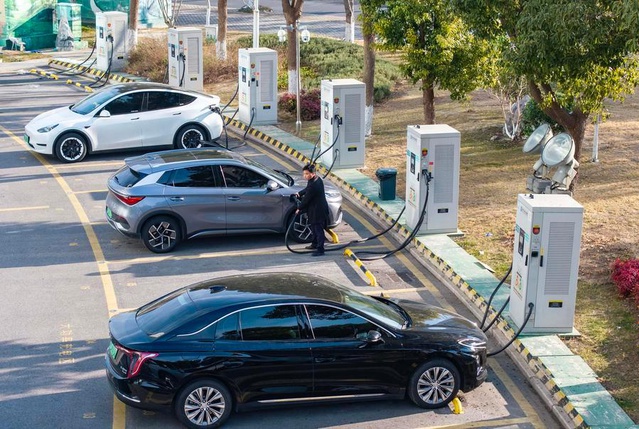 Çin'de tatilde günlük yeni enerjili araç şarjı geçen yıla göre yüzde 51,42 arttı