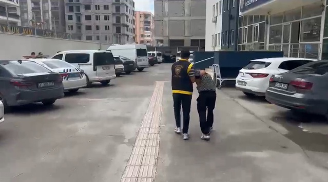Hatay İskenderun'da aranan şahıs, 2 yıl 5 ay 56 gün hapis cezasıyla tutuklandı