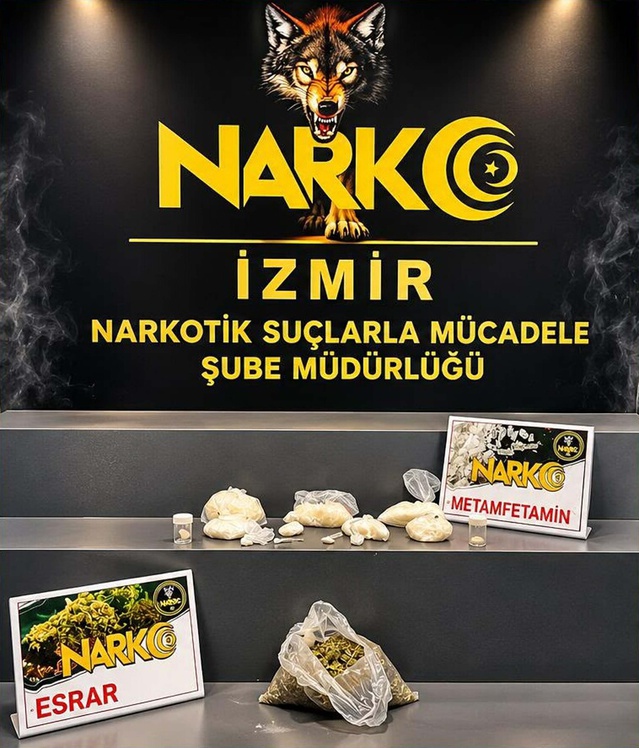 İzmir'de iki ilçede düzenlenen uyuşturucu operasyonunda 3 şüpheli tutuklandı