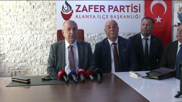 Ümit Özdağ: "Fatma Betül Sayan Kaya'nın ifadeye çağrılması doğru ve gecikmiştir"
