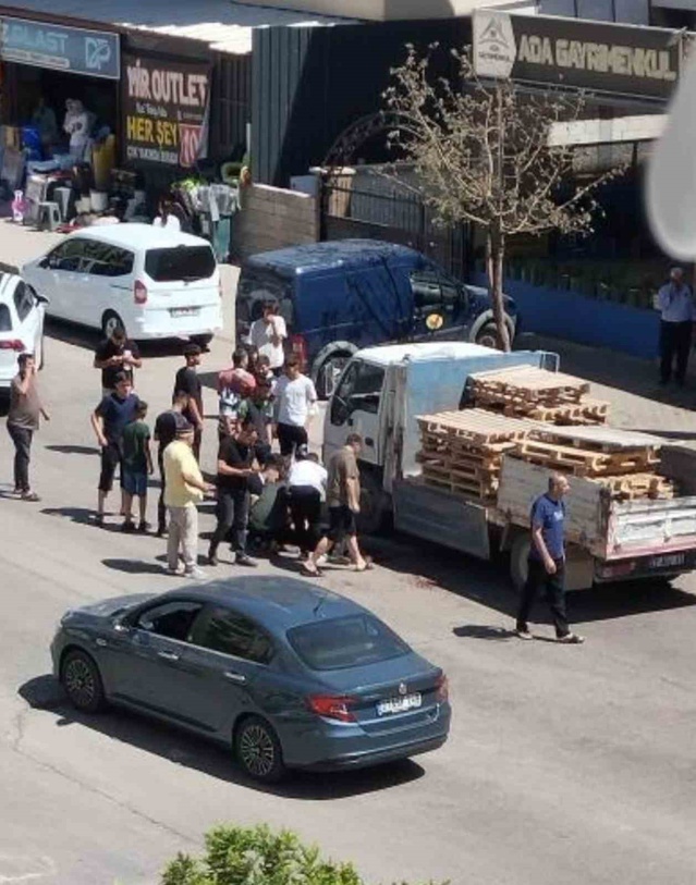 Kuzenini bıçaklayarak öldüren sanığın yargılanmasına devam edildi