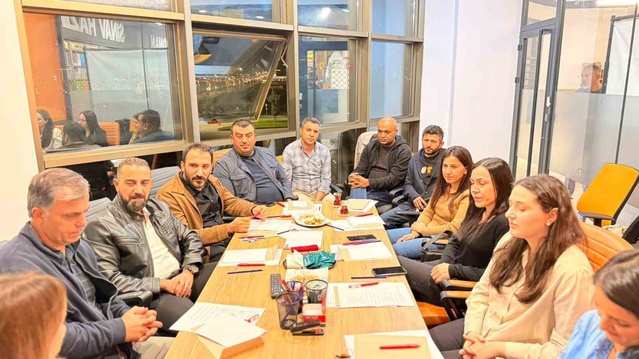 Malatya Yazıhan'da öğretmenler yapay zekanın eğitime etkisini değerlendirdi