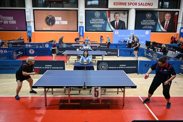 Veteranlar Balkan Masa Tenisi Şampiyonası Edirne'de 230 sporcunun katılımıyla başladı