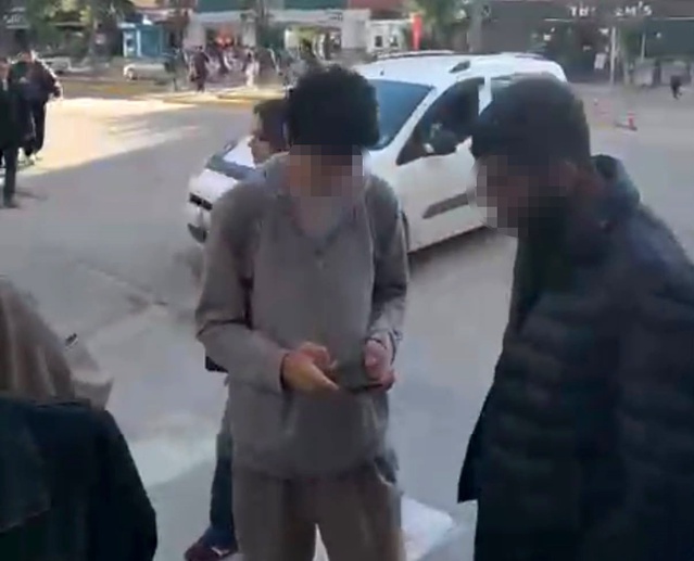 Eskişehir'de gençten 100 TL aldığı iddia edilen tespih satıcısı Ankara'da yakalandı