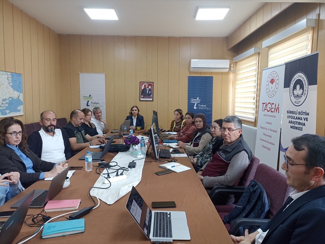 Enstitü personelinden 14 kişi, Kalkınma Ajansı desteğiyle RStudio eğitimi alıyor