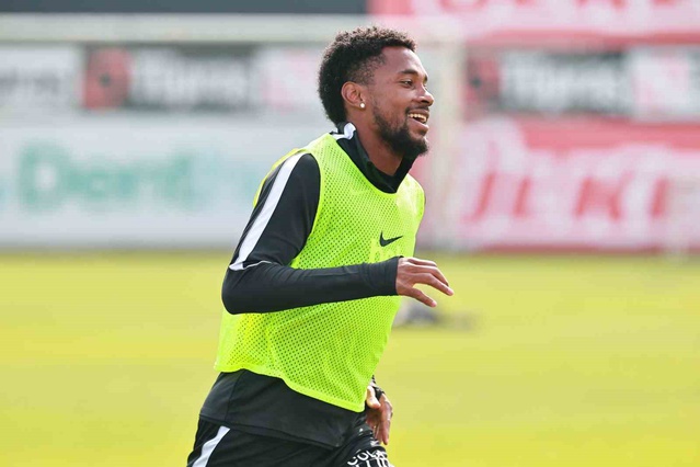 Beşiktaş, Kocaelispor maçı öncesi Nevzat Demir'de kondisyon ve taktik çalıştı