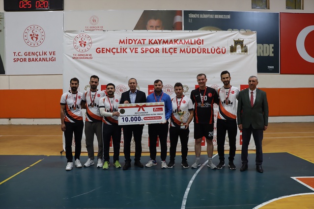 Borsa İstanbul Midyat Anadolu Lisesi, Cumhuriyet Kupası voleybol şampiyonu oldu