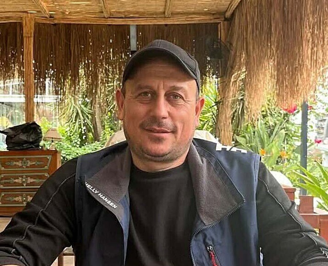 Milas'ta sevmek istediği deve, Hasan Dönmez'i sağ kolundan ısırıp ağır yaraladı