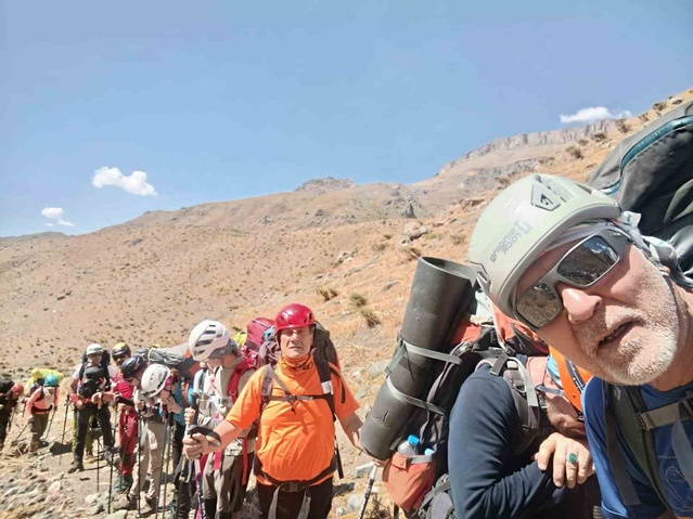 Tunceli ve Şırnak'tan gelen 19 dağcı, Cilo zirvesinde Fikret Yaşar'ı andı