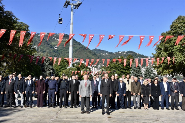 Trabzon, Ordu, Artvin ve Giresun'da Muhtarlar Günü çelenk sunularak kutlandı