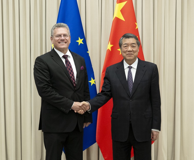 He Lifeng ile Sefcovic Beijing'de ekonomik ve ticari ilişkileri görüştü