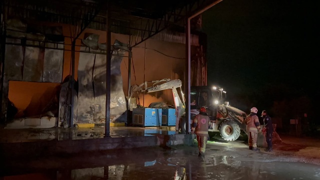 İznik'te soğuk hava deposu yangını 4,5 saatte söndürüldü, ölen ve yaralanan olmadı