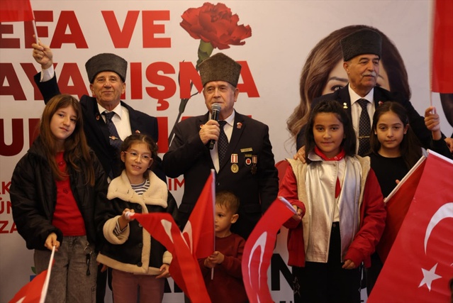 Tekirdağ'da şehit aileleri ve gaziler "Vefa ve Dayanışma Buluşması"nda bir araya geldi