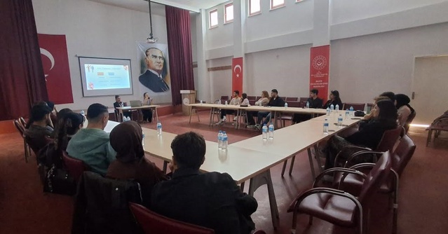 Bilecik'te evlilik kredisinden yararlanacak çiftlere evlilik öncesi eğitim düzenlendi