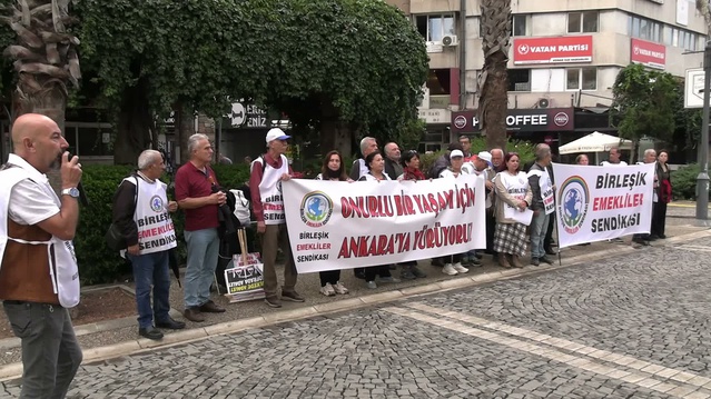 Emekliler İzmir'den Ankara'ya yürüyor, en düşük aylık asgari ücretin yüzde 40 üzeri olsun