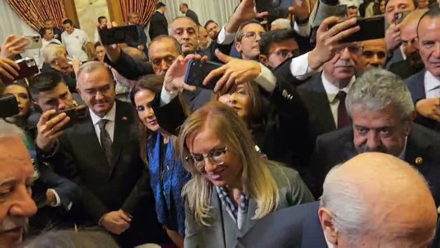 Bahçeli, resepsiyonda İmralı Heyeti'ne 'Selamımı söylersiniz' diye seslendi