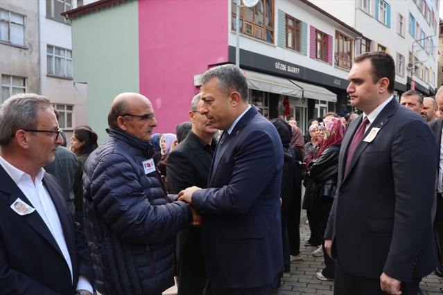 Trabzon'da görevli polis memuru Şahin Sağlam, Şalpazarı'nda son yolculuğuna uğurlandı