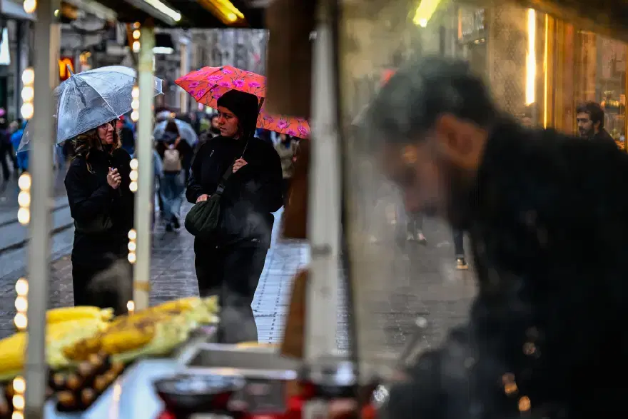 İstanbul'da sel alarmı. Saat verildi, bu ilçelerde yaşayanlar dikkat