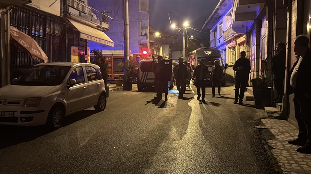 Bursa'da oğlu tarafından rehin alınan anneyi polis kurtardı