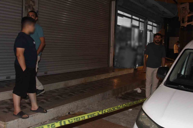 Adana Seyhan'da kimya iş yerine silahlı saldırıda 16 yaşındaki çocuk ağır yaralandı