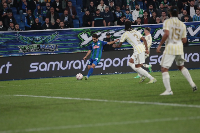 Fenerbahçe, Çaykur Rizespor'u Asensio, İrfan Can ve Oğuz'un golleriyle 3-0 yendi