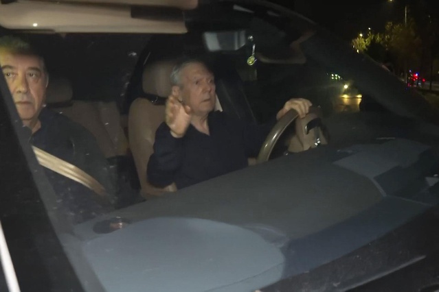 Aziz Yıldırım canlı yayında kaza yaptı