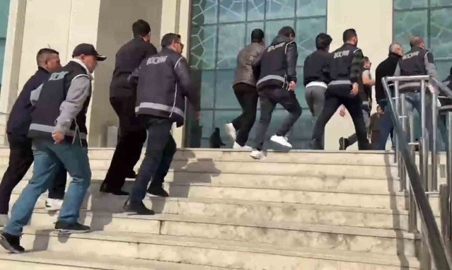 Kırıkkale'de 100 bin lira rüşvet iddiası soruşturmasında 10 şüpheli gözaltına alındı