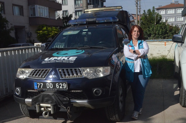 Yalova'da kendi kendine muayenede kitle fark eden hemşireye meme kanseri tanısı kondu