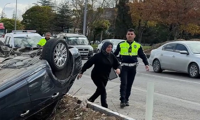 Kütahya-Afyonkarahisar yolunda takla atan otomobilin sürücüsü hafif yaralandı