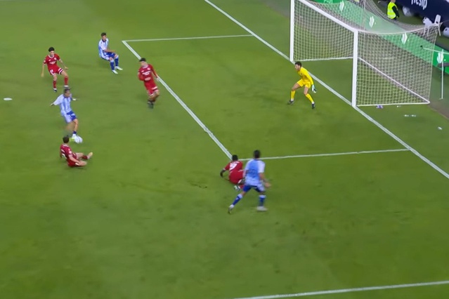 Ne olduğunu kimse anlamadı! 54. dakikada 2-1 olan maçın skoru inanılmaz
