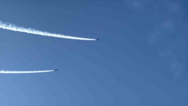 Fethiye'de Türk Yıldızları'nın prova uçuşu Çalış Plajı'nda yoğun ilgi gördü