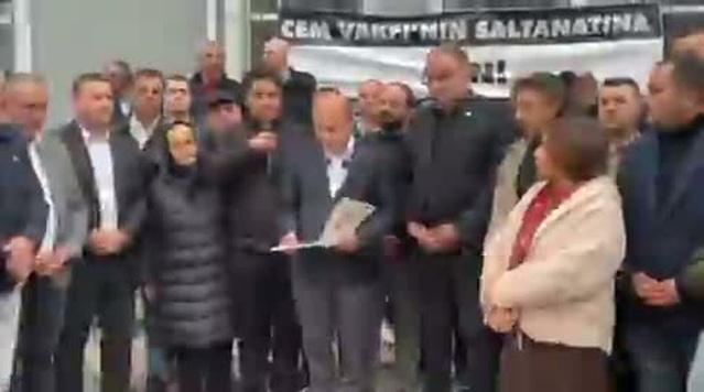 Kıraç Cemevi'nin Cem Vakfı'na devri ve tahliye talebi Karabat'ın tepkisine yol açtı