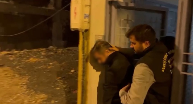 15 yıl hapis cezası olan firari, 9 yıl saklandıktan sonra Bağcılar'da yakalandı