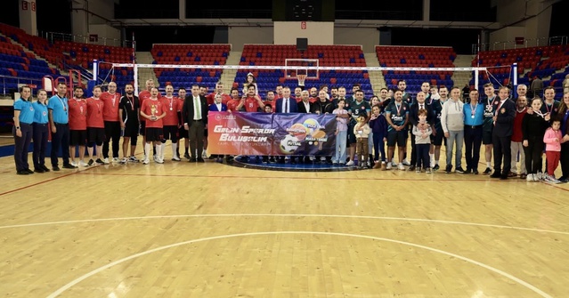4. Kamu Spor Oyunları'nda Niğde Valiliği erkekler voleybolda şampiyon oldu