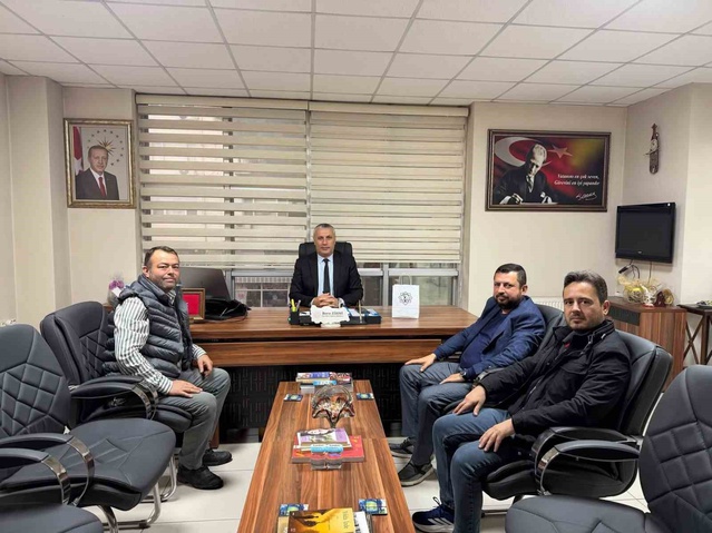 Yörük Türkmen Derneği, Burhaniye İlçe Milli Eğitim Müdürü Zihni'ye teşekkür etti