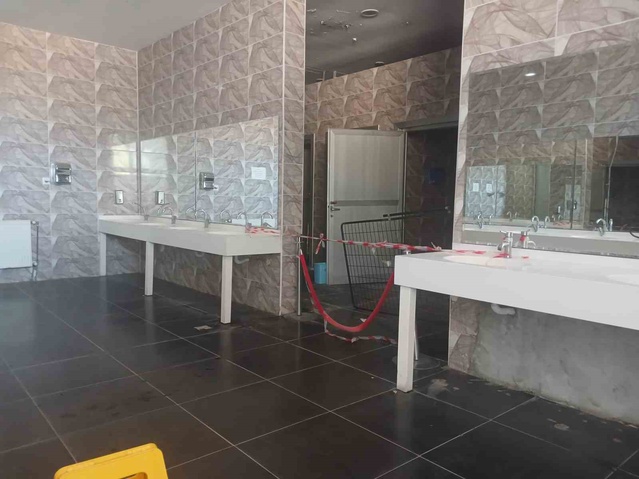 Bilecik Otogarı'nda tuvalet kapıları kapanmıyor, esnaf ve yolcular çözüm bekliyor