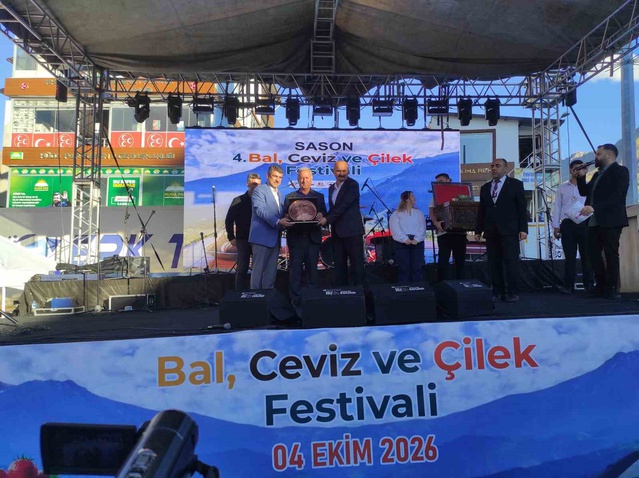 Sason'da düzenlenen festivalde tescilli balın kilosu 400 bin liraya alıcı buldu