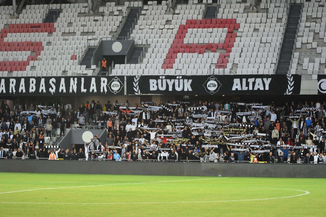 Altay'ın LED reklam panoları için firmayla anlaştığı öğrenildi