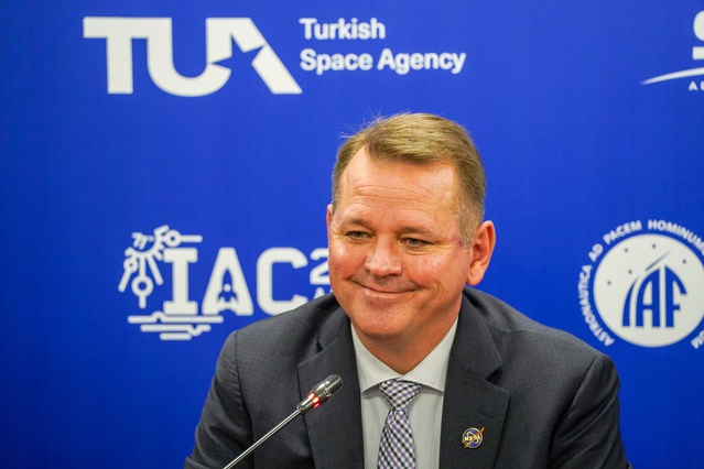 Ay üssüne Türkiye de katkı sunabilecek: NASA, Artemis imzacısı 76 ülkeye çağrı yaptı