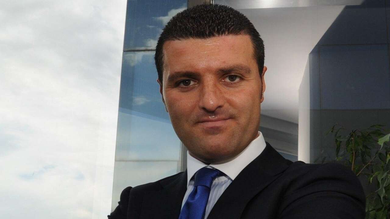 Emir Sarıgül emniyete giderek teslim oldu