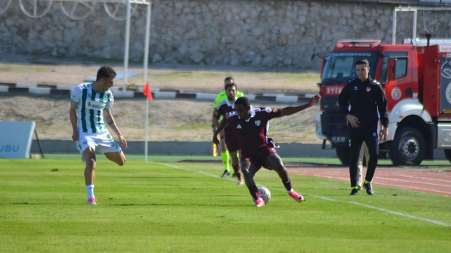 2. Lig Kırmızı Grup'ta Karacabey Belediyespor, Kahramanmaraş İstiklalspor'u 3-1 yendi