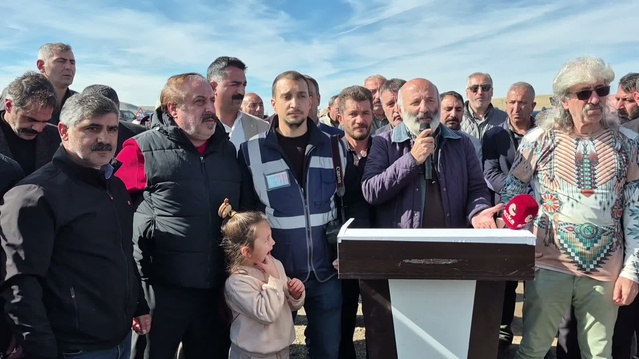 Artvinli ve Ardahanlı gazeteciler Çam Geçidi'nde eş zamanlı basın açıklaması yaptı