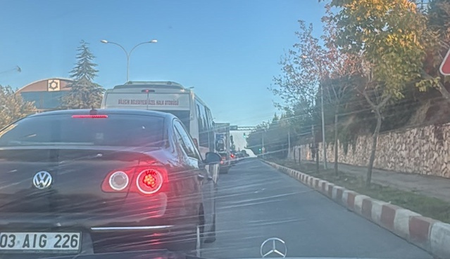 Bilecik'te 100 bin 281 araç varken Sanayi rampası ışıkları sürücüleri kuyruğa soktu
