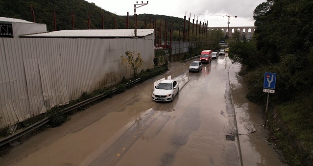 Kemerburgaz Cendere Yolu'nda yağış sonrası yeniden su birikintileri oluştu
