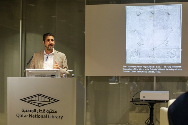 Tarihçi Casale, 1559 tarihli Hacı Ahmed Haritası'nda Kanuni'yi güneşe benzetti