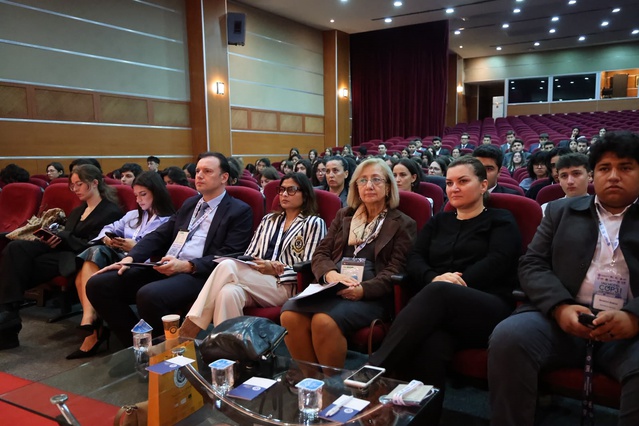 İstanbul Aydın Üniversitesi'nde Model COP31'de gençler iklim diplomatı oldu