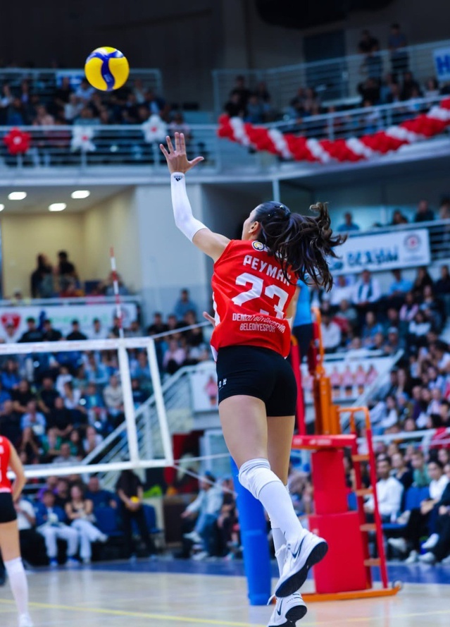 Denizli Büyükşehir Belediyespor Kadın Voleybol Takımı, Fenerbahçe'yi 3-0 mağlup etti