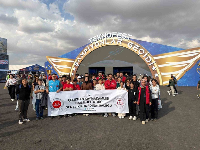 Çelikhan'dan öğrenciler, Kaymakamlık koordinesinde Şanlıurfa TEKNOFEST'ini gezdi