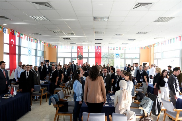 Kırklareli Üniversitesi mezun çalıştayında kariyer ve sektör önerileri ele alındı