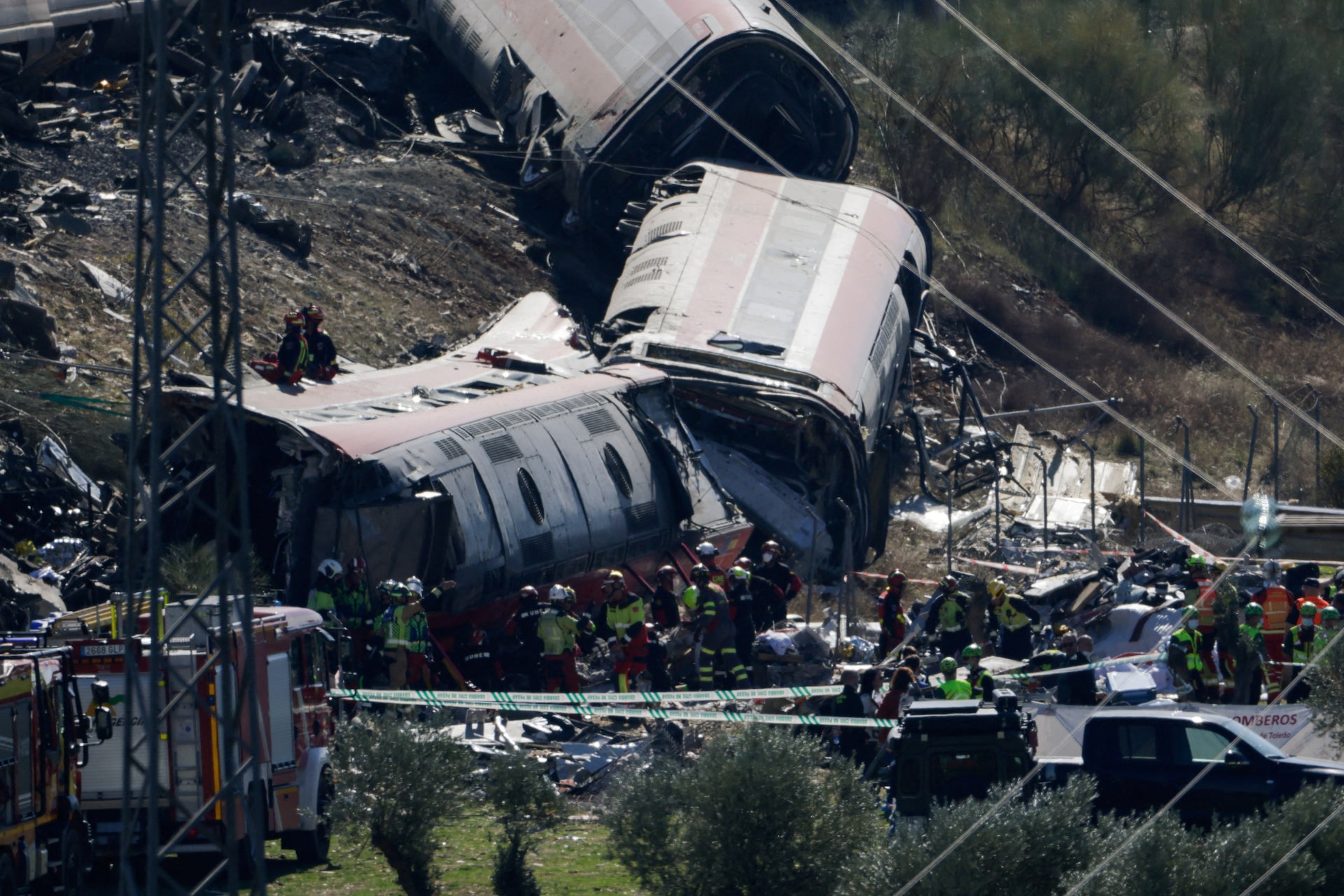 İspanya'da ikinci hızlı tren faciası. 68 kişi öldü, üç gün yas başladı